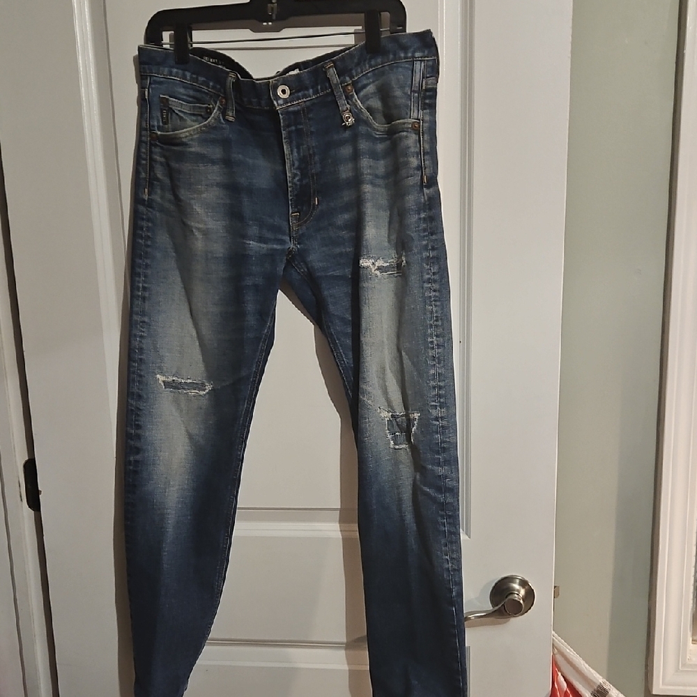 FDMTL Men’s Jeans with Distressed Details